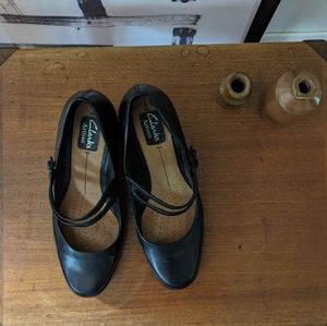 Strapped Clarks Artisans Heeled shoes